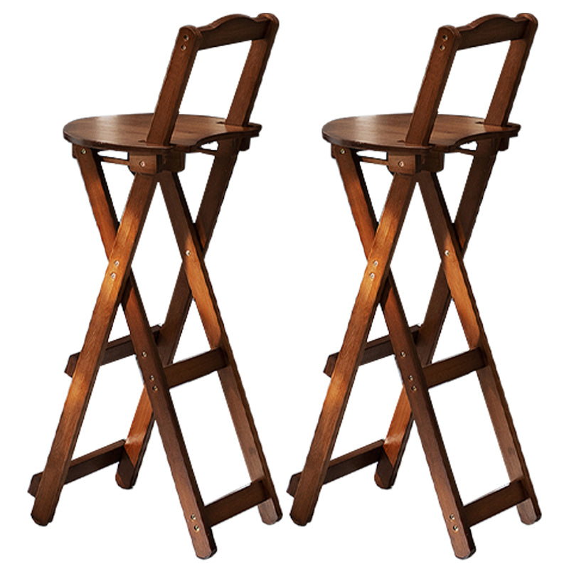 Sgabelli da bar per interni contemporanei in legno.