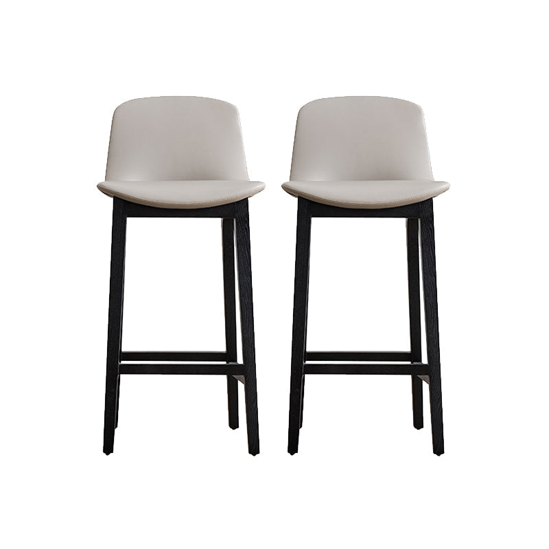 Fucile in pelle in pelle Piccolo di base nera e sgabello con schienale