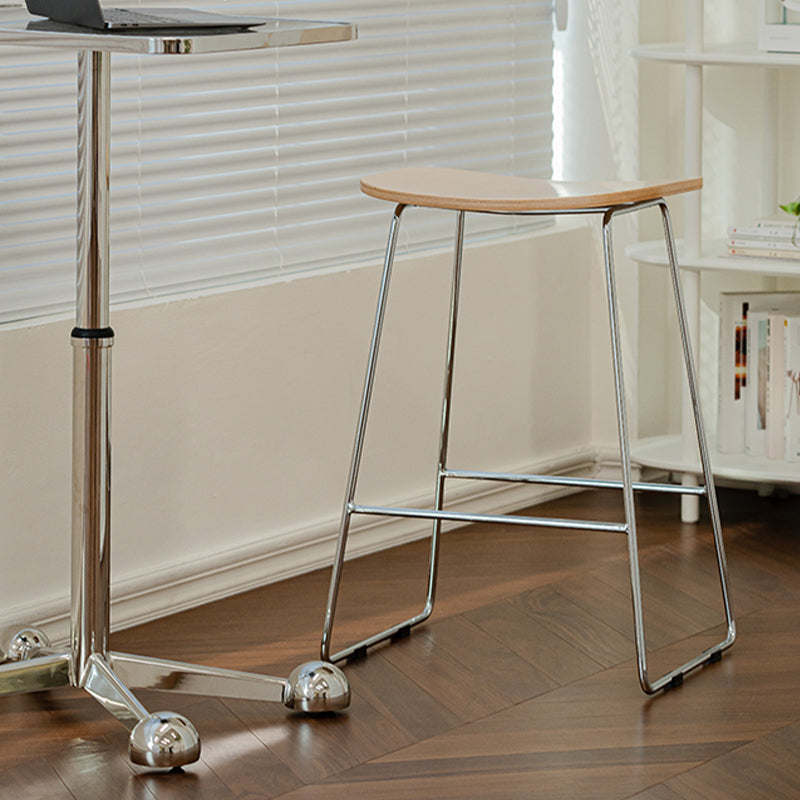 Industrielle Metall-Thekenhocker, Sattelsitz-Thekenhocker für das Wohnzimmer