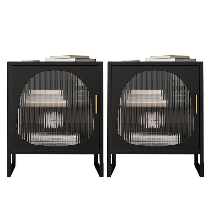 Comodino di accento metallico contemporaneo al comodino con porte per camera da letto