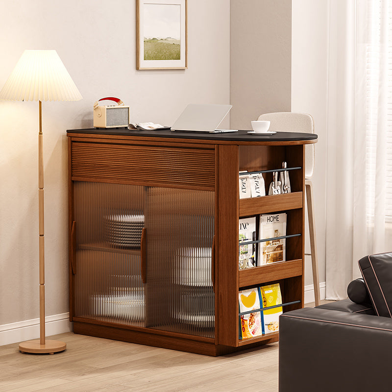 Moderner Stein-Bartisch mit Kiefernholzsockel und Schließfächern für das Wohnzimmer