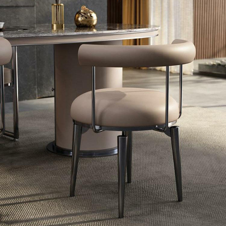 Silla de brazo tapizada estilo glamour de comedor abierto con patas de metal