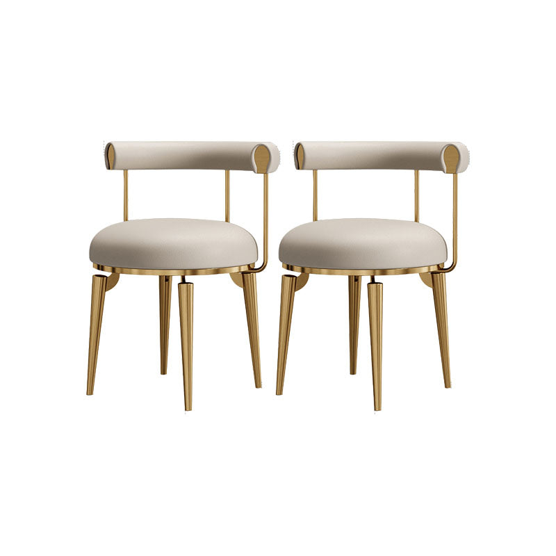 Silla de brazo tapizada estilo glamour de comedor abierto con patas de metal