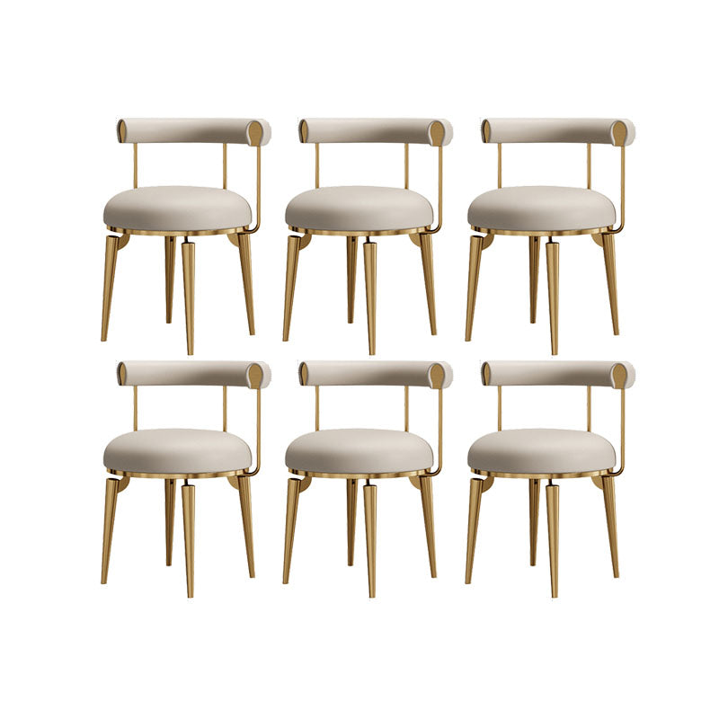 Silla de brazo tapizada estilo glamour de comedor abierto con patas de metal