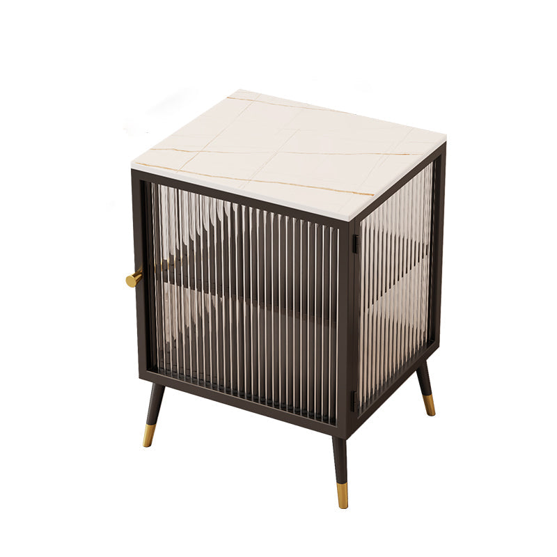 Comodino di accento metallico mobile contemporaneo con porta