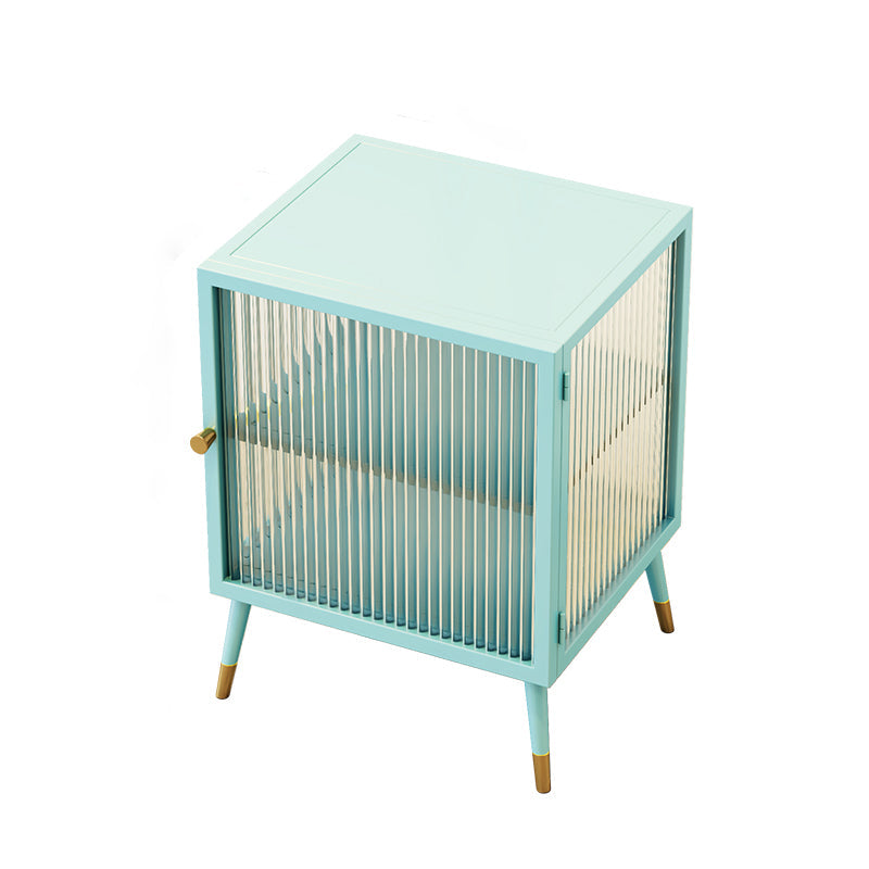 Comodino di accento metallico mobile contemporaneo con porta