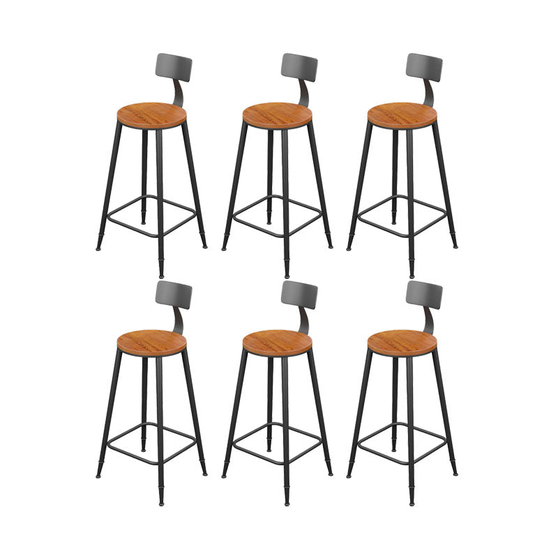 黒いベースの産業金属製のバースツール低腰のバースツール