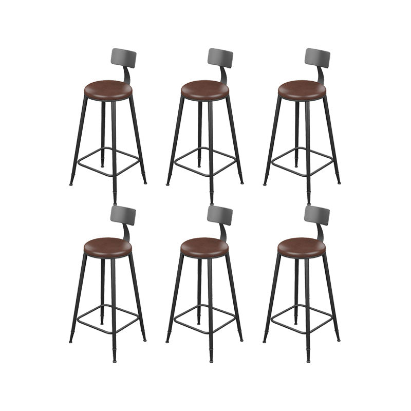 黒いベースの産業金属製のバースツール低腰のバースツール