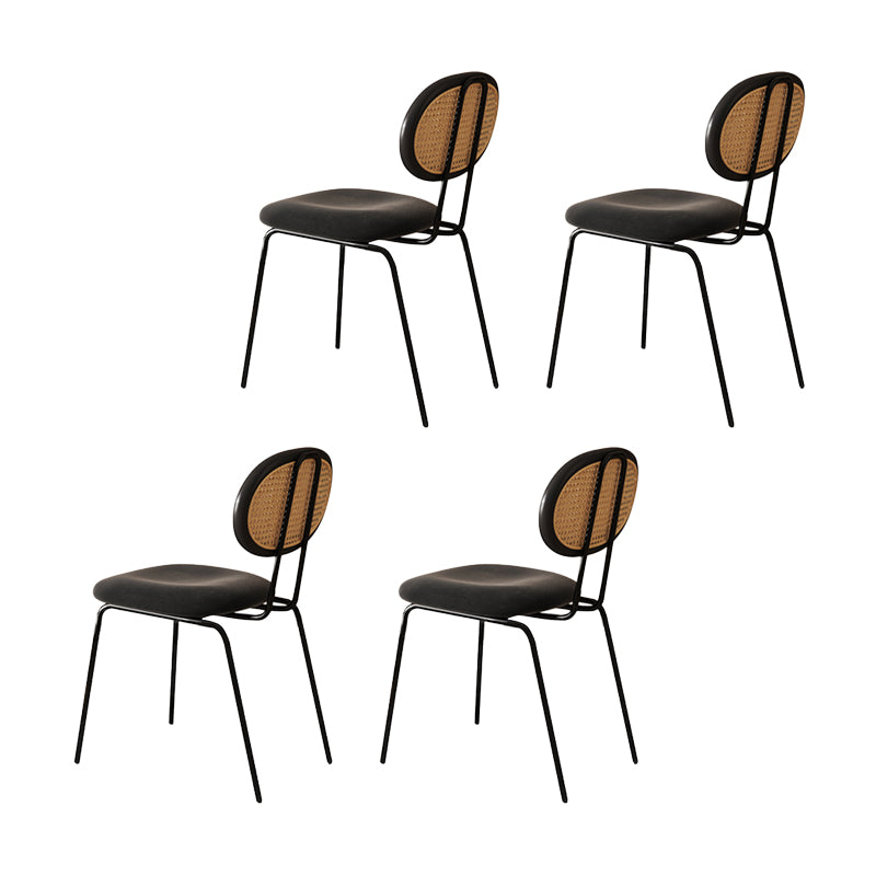 Moderne eenvoudige zijstoel gestoffeerde eetkamerstoel met metalen basis voor keuken