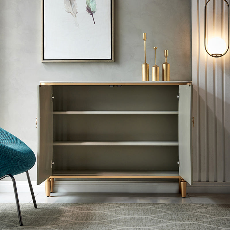 Gli armadietti della credenza glam includevano supporto a buffet con spazio per la sala da pranzo