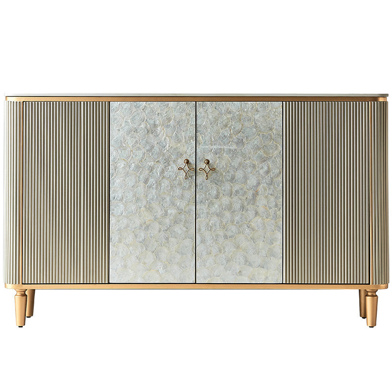 Gli armadietti della credenza glam includevano supporto a buffet con spazio per la sala da pranzo