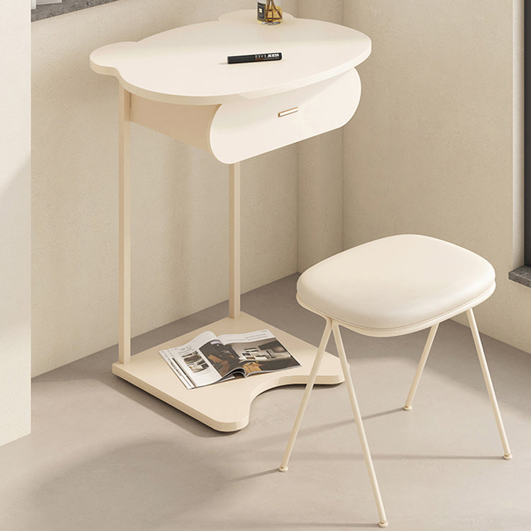 Vanity di trucco metallico moderno per camera da letto con un set di vanità per il trucco del cassetto