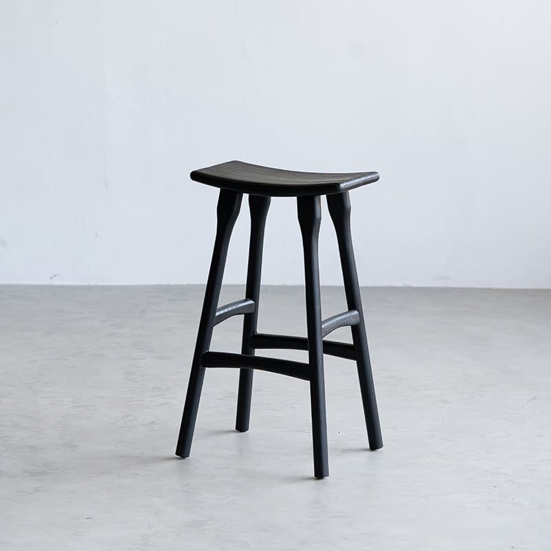 Black Armless Dining Stools Solid Wood Bar Stools with Footrest Textured Black 1 Piece Clearhalo 'Bar Furniture' 'Bar Stools' 'bar_stools' 'furn' 'furn_bar_stools' 'Furniture' 'Kitchen & Dining Furniture' 7294083