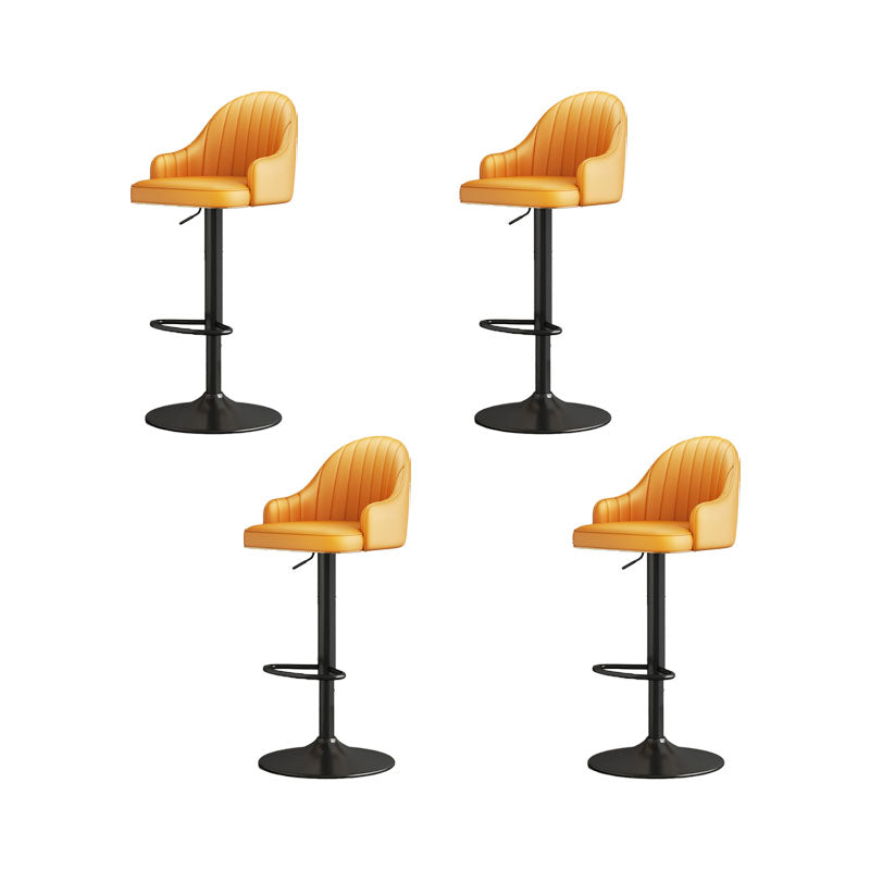 Tabourets de bar en faux cuir de style glam