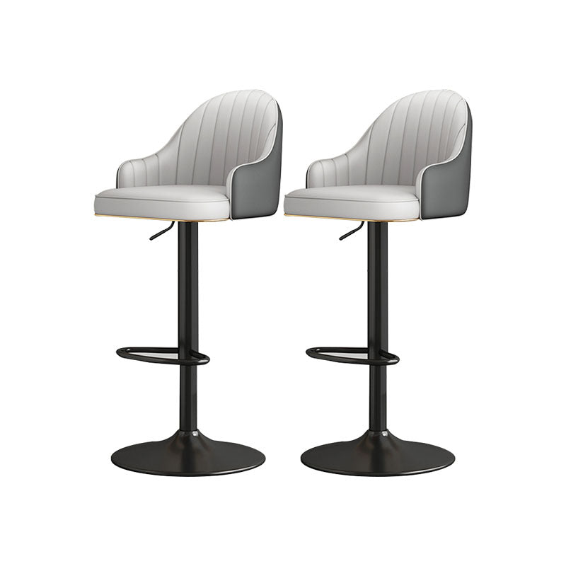 Tabourets de bar en faux cuir de style glam