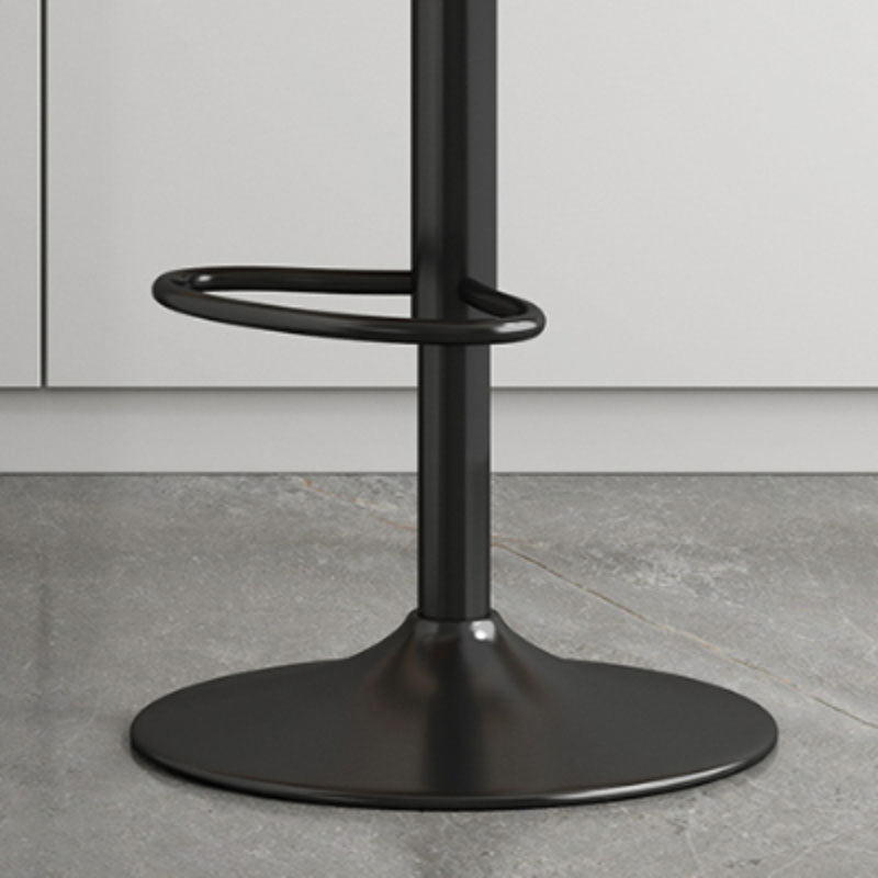 Tabourets de bar en faux cuir de style glam