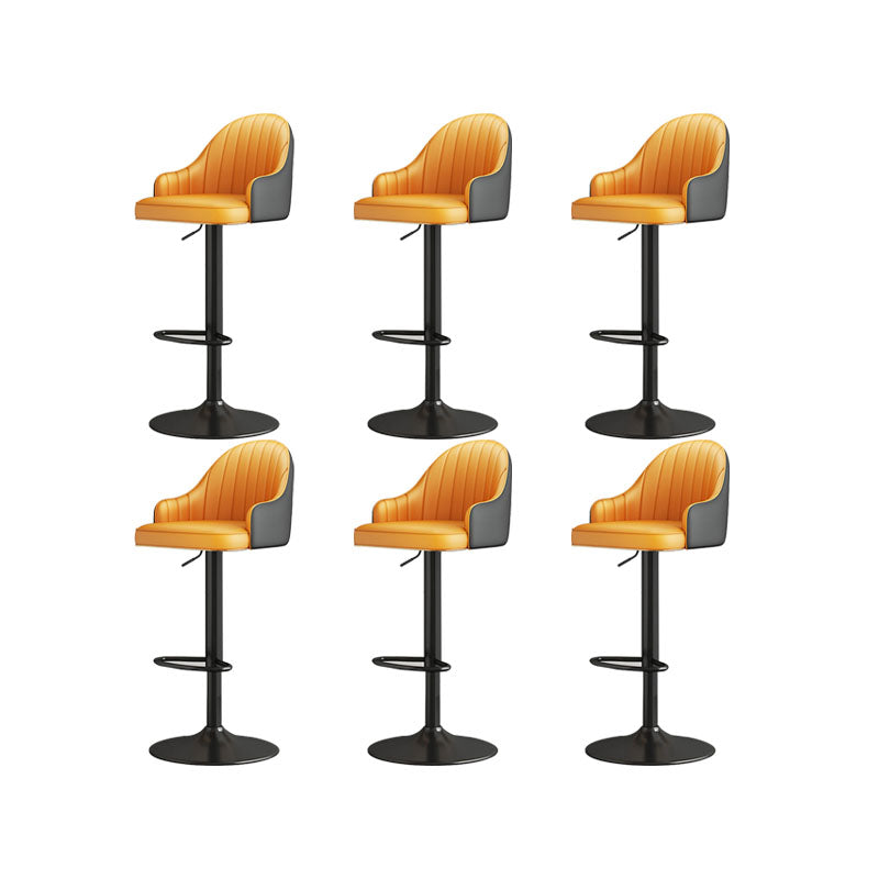 Tabourets de bar en faux cuir de style glam