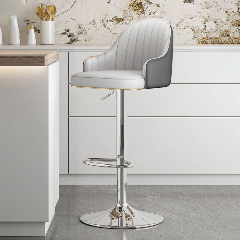 Tabourets de bar en faux cuir de style glam