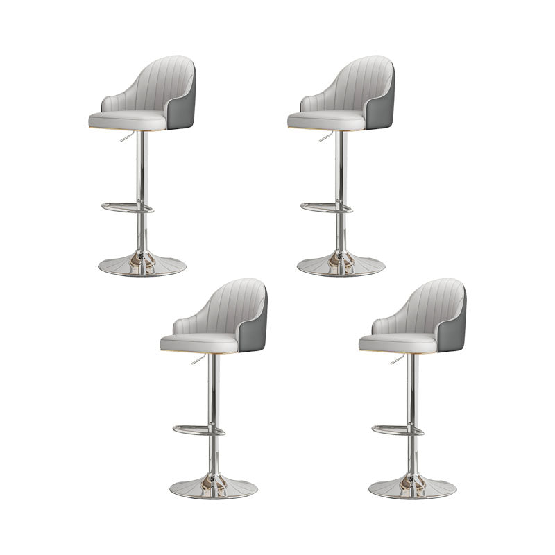 Tabourets de bar en faux cuir de style glam