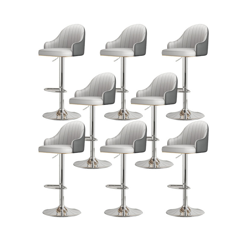 Tabourets de bar en faux cuir de style glam