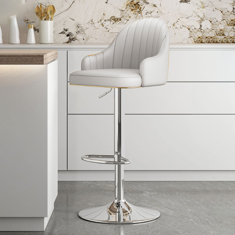 Tabourets de bar en faux cuir de style glam