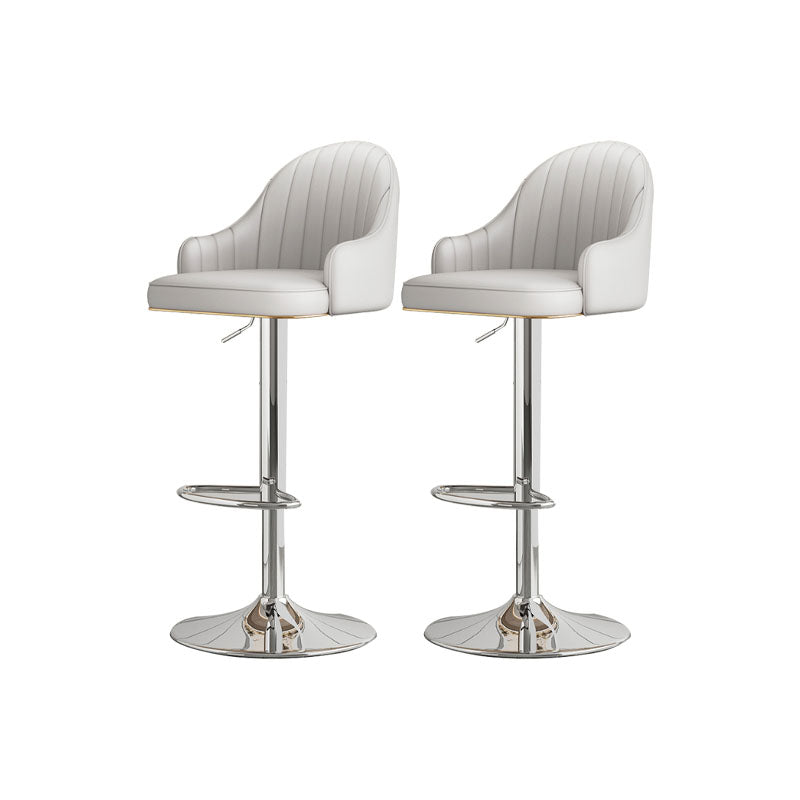 Tabourets de bar en faux cuir de style glam