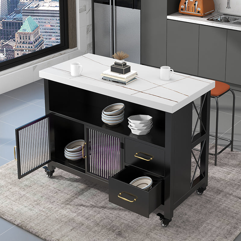 Table de l'îlot de cuisine à la maison