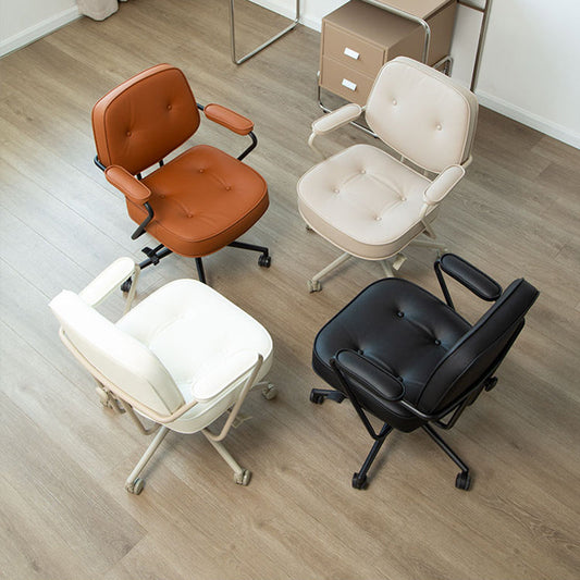 Silla de oficina moderna brazos acolchados altura de altura de asiento ajustable con ruedas