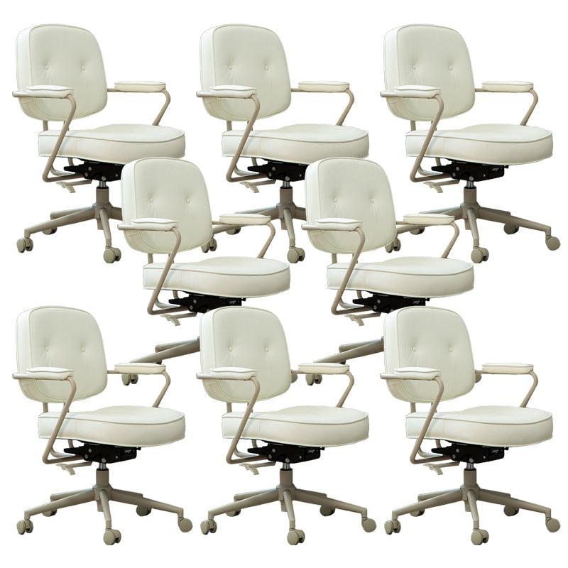 Moderne bureaustoelgevoelde armen verstelbare stoelhoogte stoel met wielen