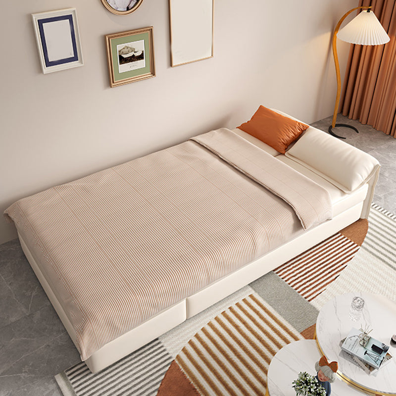 Divano per sonno di futon e materasso scandinavo.