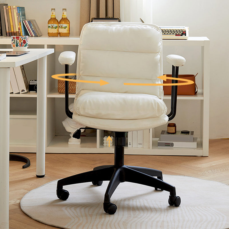 Silla de escritorio de brazos acolchados modernos silla de cuero para tareas de cuero para oficina
