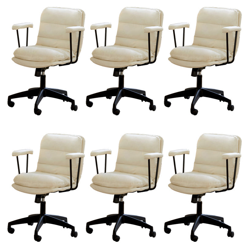 Silla de escritorio de brazos acolchados modernos silla de cuero para tareas de cuero para oficina