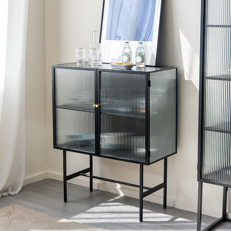 Eigentijdse metalen curiokast glazen deuren buffetkast voor eetkamer