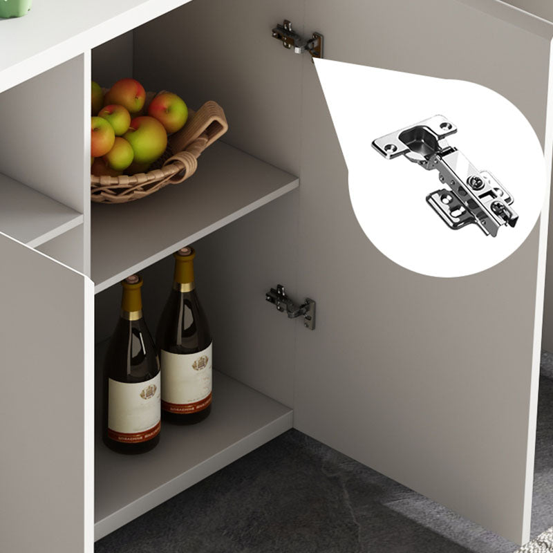 Buffet de madera de ingeniería moderno de ingeniería con estantes para el comedor