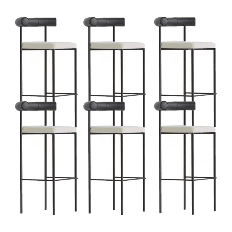 屋内のためのモダンなスタイルの布張りのカウンタースツールローバックバースツール