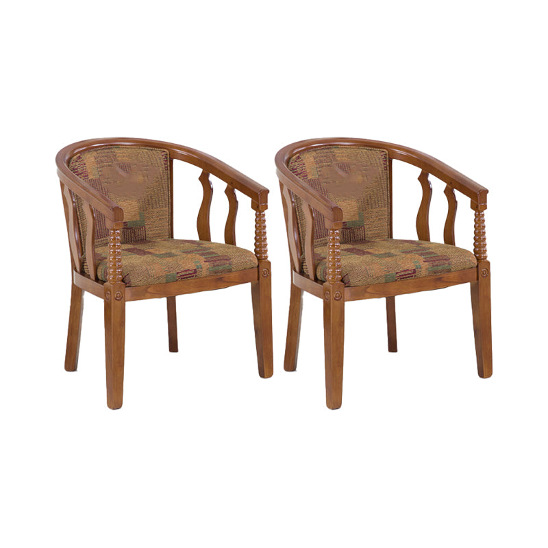 木製の足のある伝統的なアームチェア布張りの布地ダイニングチェア