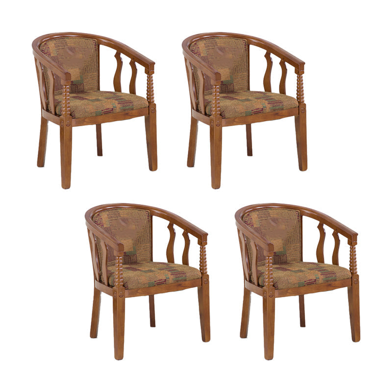 木製の足のある伝統的なアームチェア布張りの布地ダイニングチェア