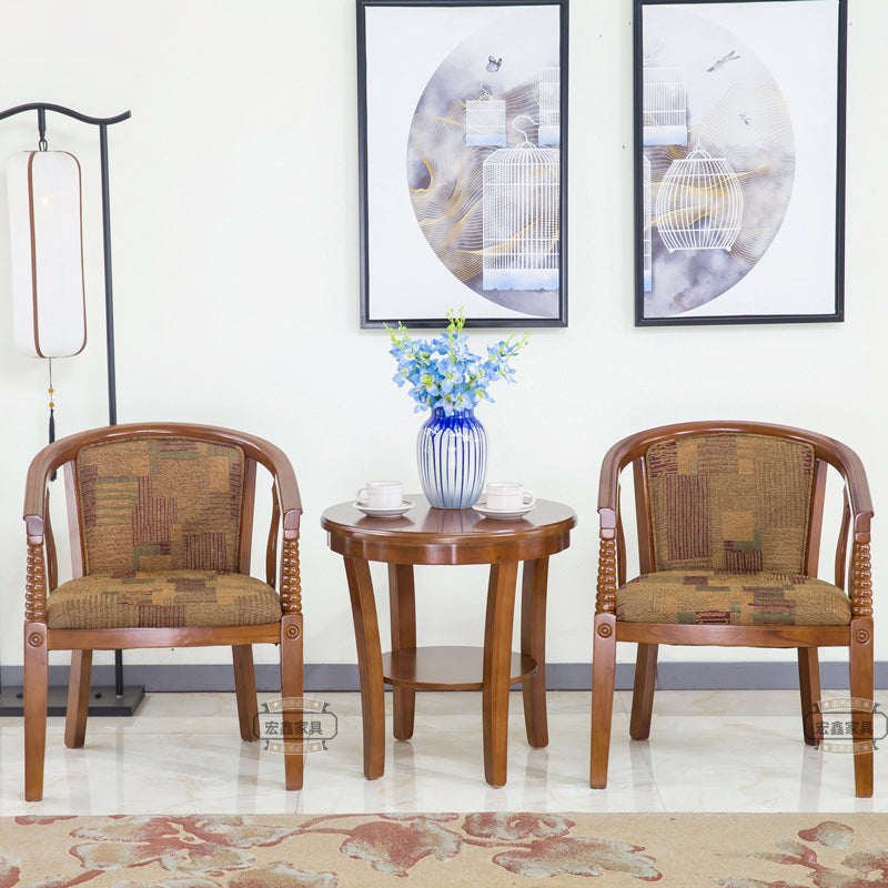 木製の足のある伝統的なアームチェア布張りの布地ダイニングチェア