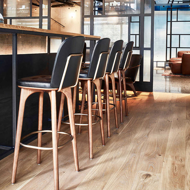 Modern Style Bar Stool Leather Backrest Bar Stools with Wooden Base Clearhalo 'Bar Furniture' 'Bar Stools' 'bar_stools' 'furn' 'furn_bar_stools' 'Furniture' 'Kitchen & Dining Furniture' 7376304