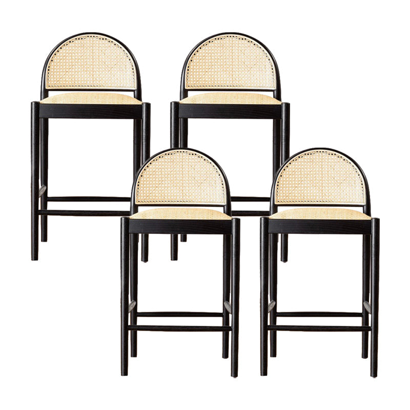 Sgabello da bar per vocuole in legno massiccio contemporaneo con poggiapiedi