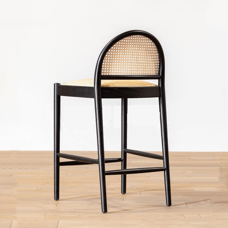 Sgabello da bar per vocuole in legno massiccio contemporaneo con poggiapiedi