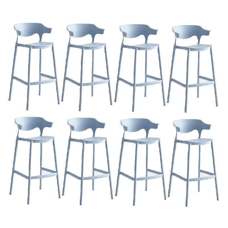 Bassista da barra da barra da barra da bar contemporanee.