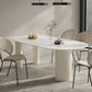 Eettafel met stenen blad in vrije vorm voor thuis, eigentijdse witte dinettetafel