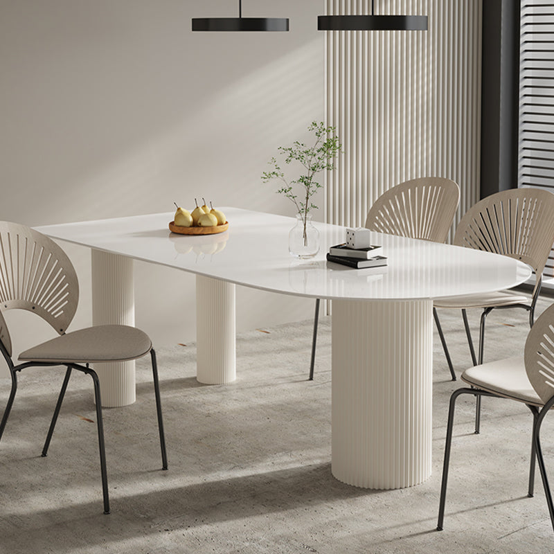 Eettafel met stenen blad in vrije vorm voor thuis, eigentijdse witte dinettetafel