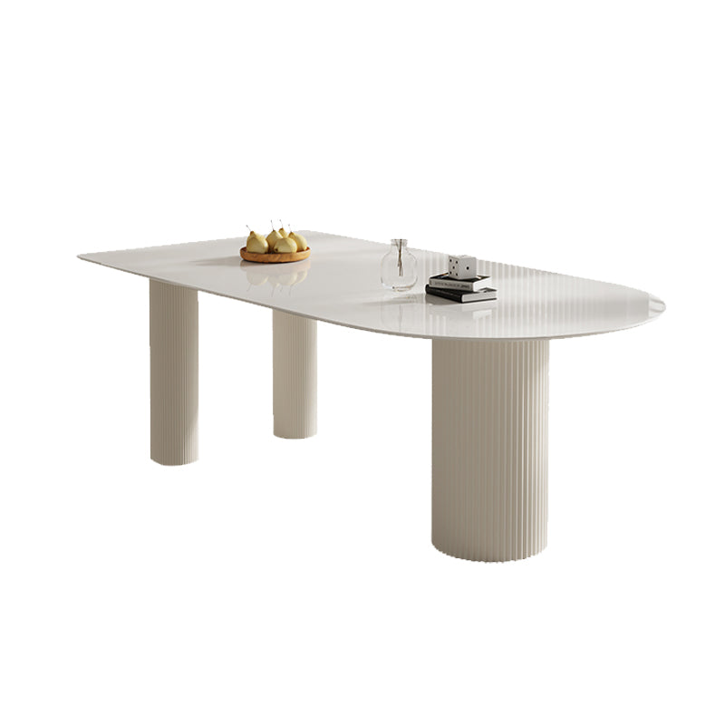 Eettafel met stenen blad in vrije vorm voor thuis, eigentijdse witte dinettetafel
