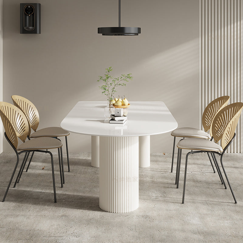 Eettafel met stenen blad in vrije vorm voor thuis, eigentijdse witte dinettetafel