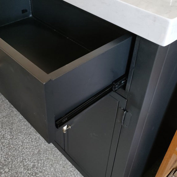 Tanno di cucina rettangolare con sala da pranzo per la sala da pranzo.