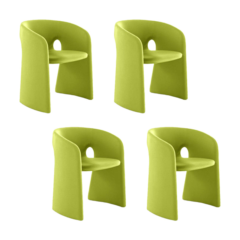 Binnen fluwelen gestoffeerde stoelstoel metalen frame open rug eetkamerstoel