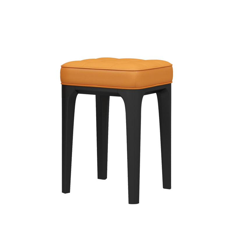 Zeitgenössischer Standard -Quadrat -Lederstandard mit 4 Beinen für Zuhause