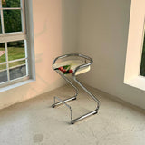 Sgabello da bar sul retro posteriore con sedile sagomate con base di metallo